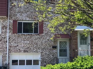 954 Academy Heights Dr, Greensburg, PA 15601