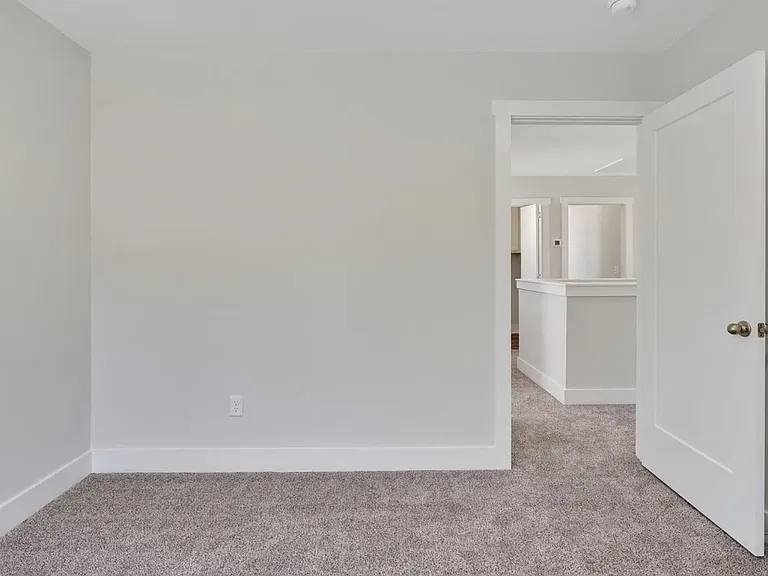 2866 Worth Dr — Photo 21