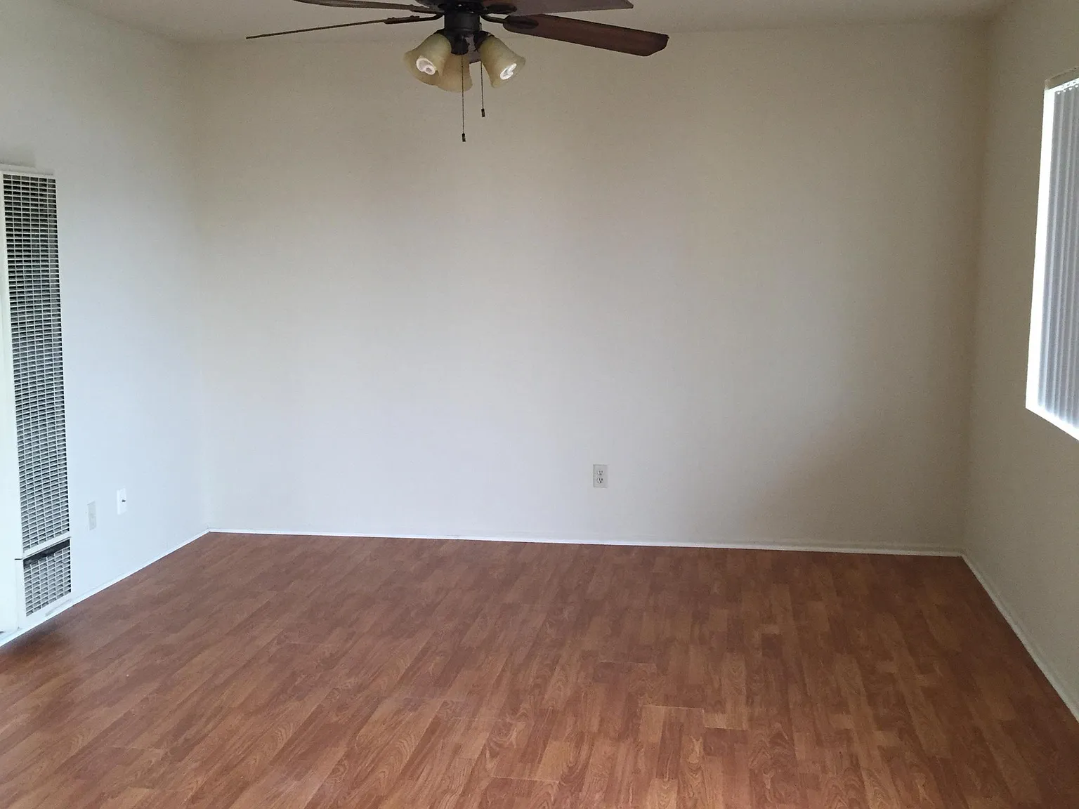 2 bed, 1000 sqft, $2,400 — Photo 2