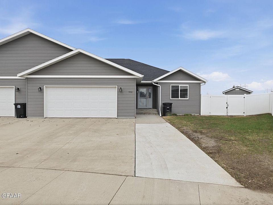 1st image of 990 Thames Ct