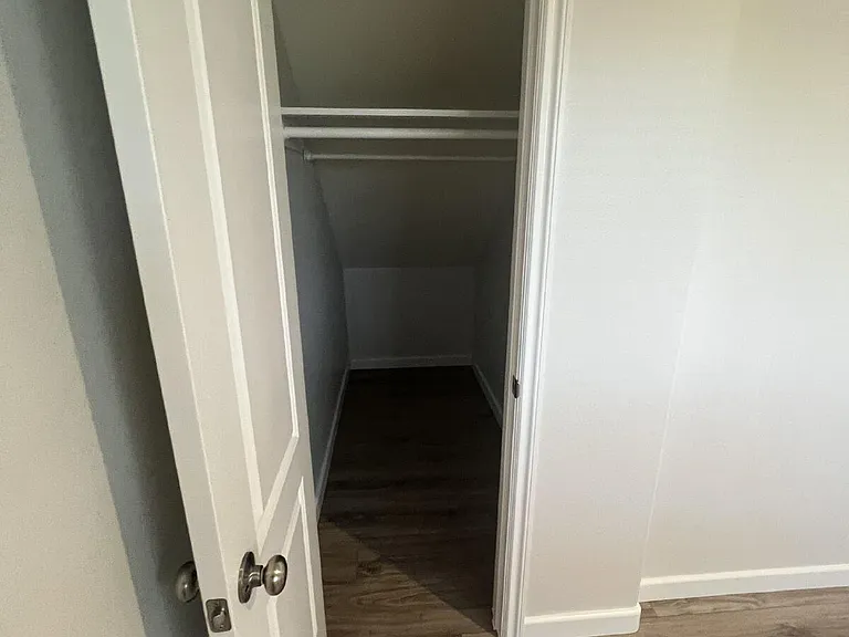 404 Highland Dr — Photo 12