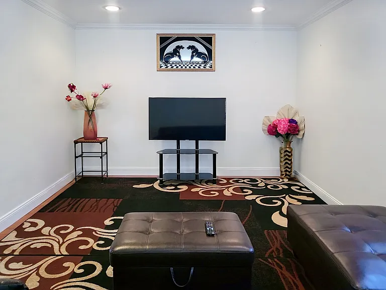 Mount Woodley Pl — Photo 18