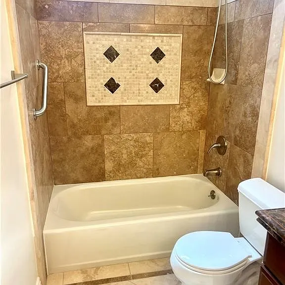 25292 De Salle St — Photo 16