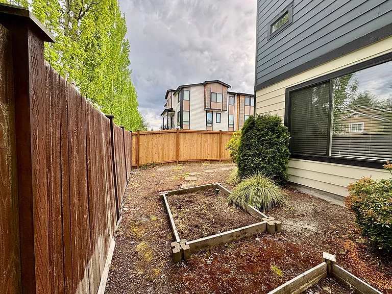 729 112th St SW #B3 — Photo 23