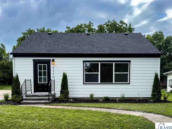 1110 S Washington Ave, Saint Peter, MN 56082