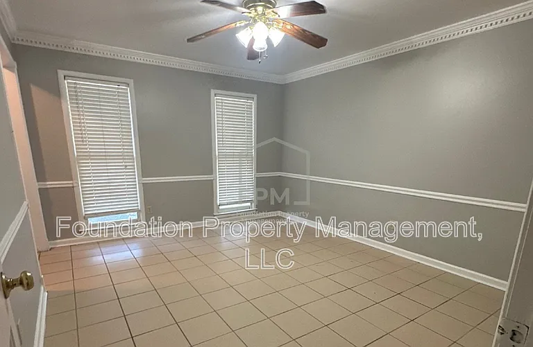 8559 Chippingham Dr — Photo 10