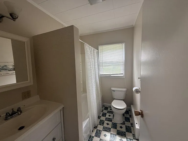 891 N 4th St — Photo 5