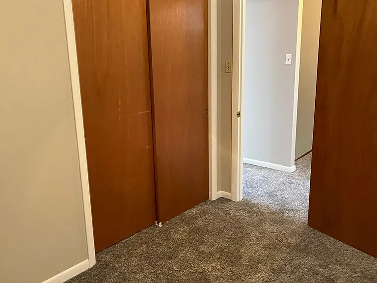 207 S Beech St — Photo 15