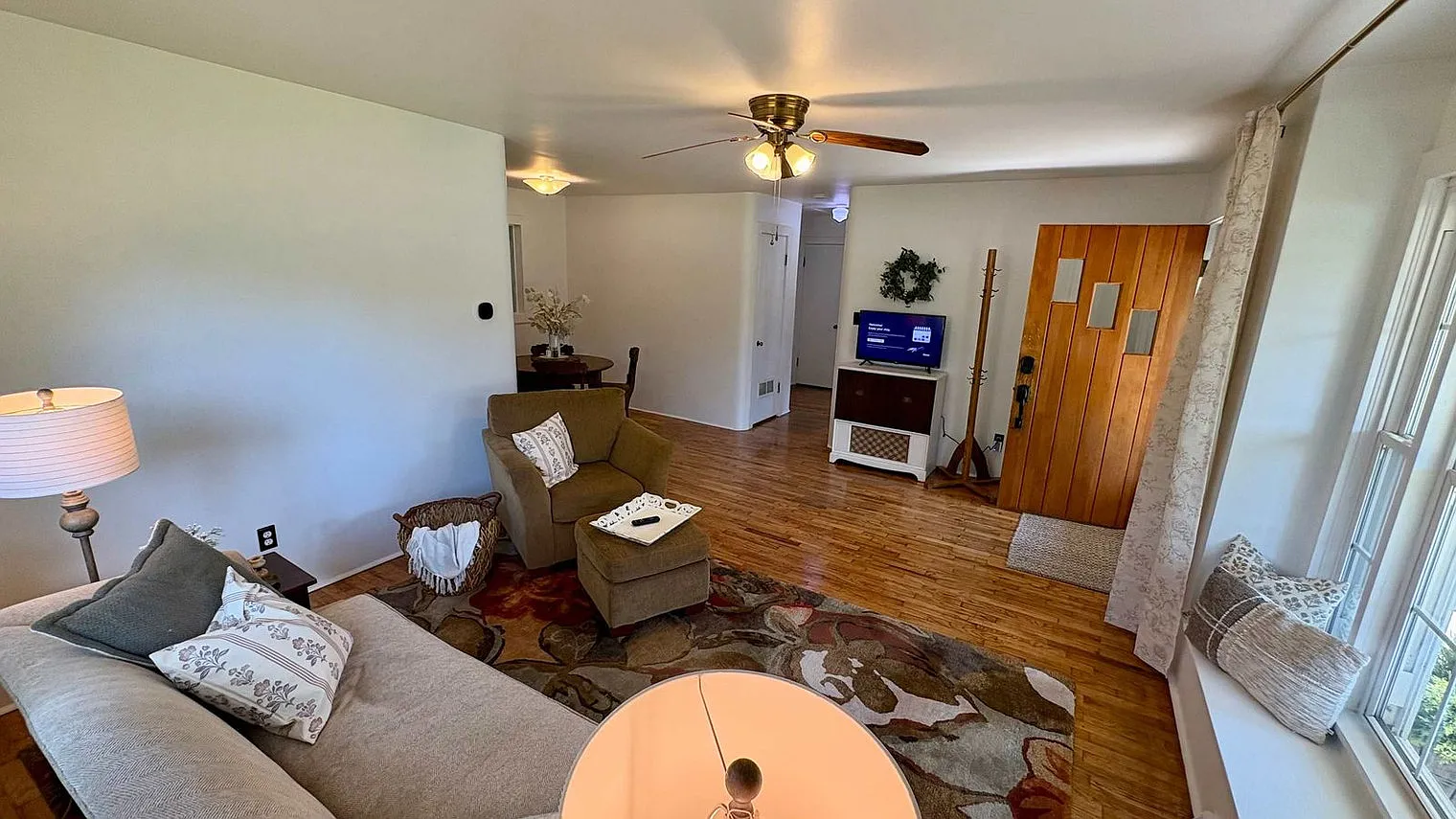 2 bed, 2.0 bath, 1119 sqft, $2,757 — Photo 2