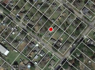 3724 Hays Ave, Groves, TX 77619