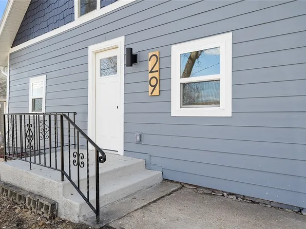29 Hartford Ave, Des Moines, IA 50315