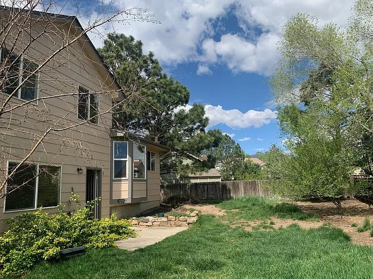 1330 Eastmeadow Ct — Photo 17