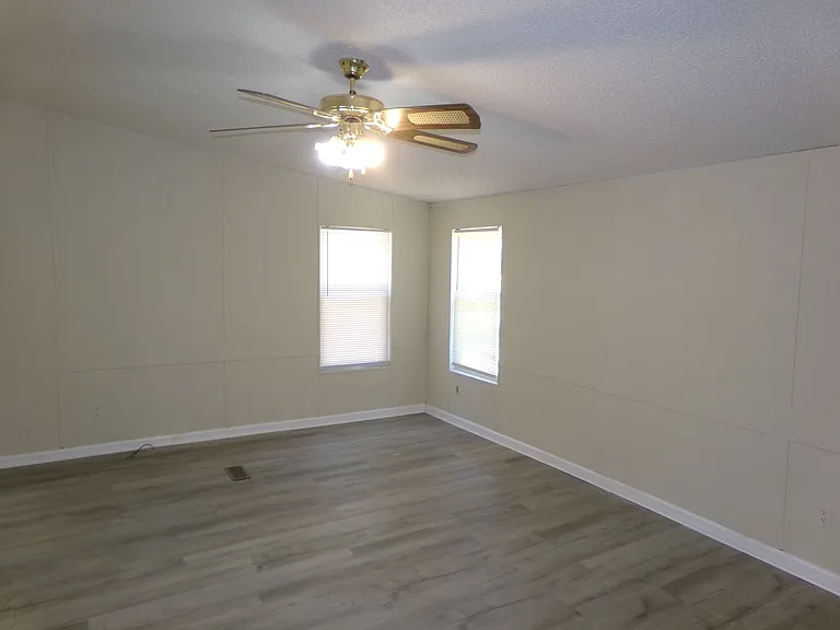 1015 Grassland Ct — Photo 21
