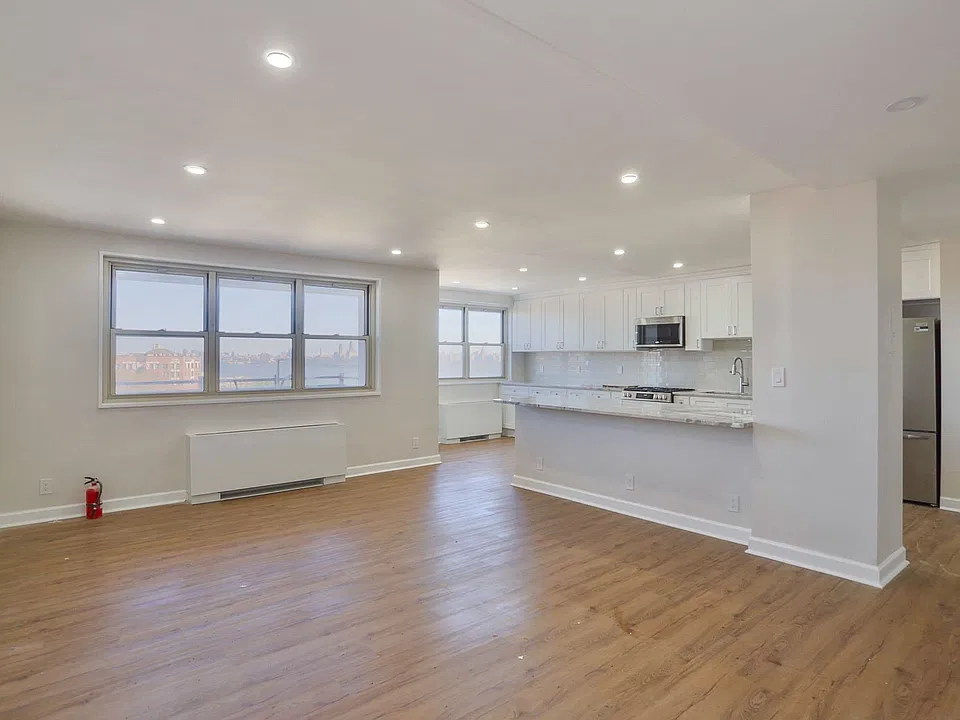 7100 Boulevard East #6C