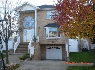 1072 Sinclair Ave, Staten Island, NY 10309