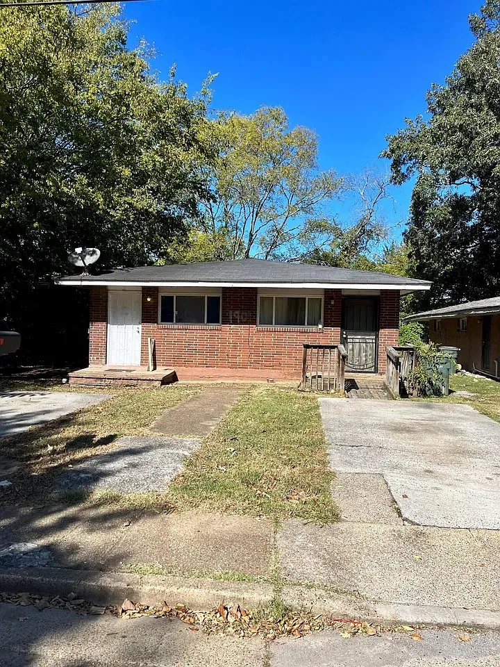 1901 Rawlings Street - B — Photo 1