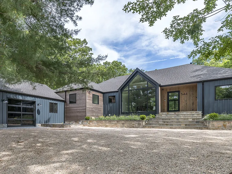 544 Wainscott Northwest Rd — Photo 6