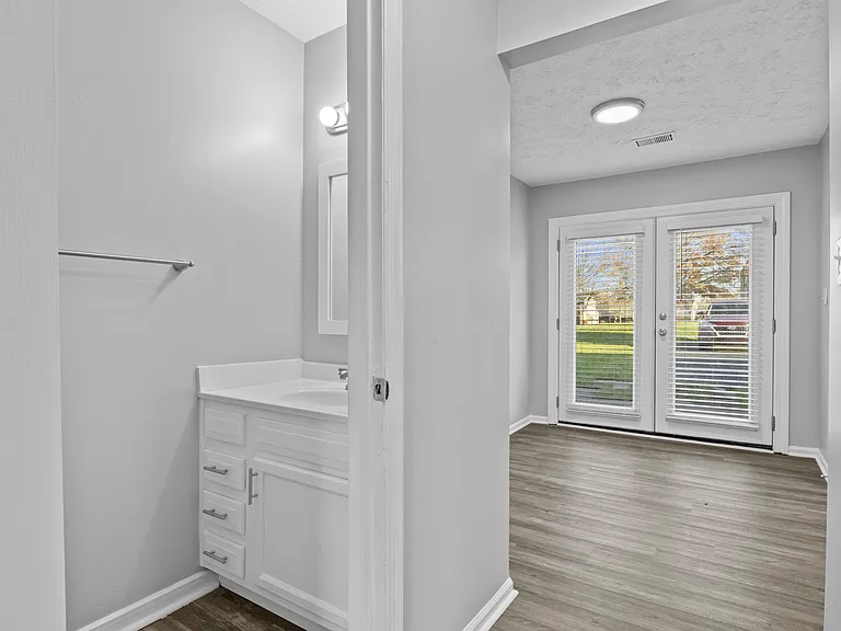 Mt. Tabor Apartments — Photo 33
