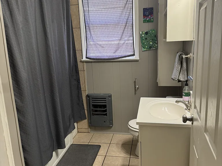 231 E Slattery Blvd — Photo 9