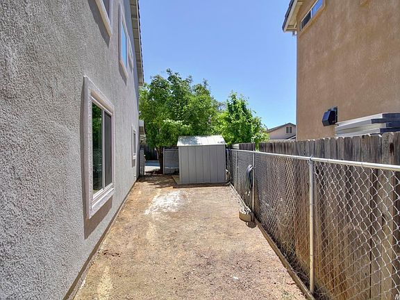 2nd image of 3456 Sweet Pea Way