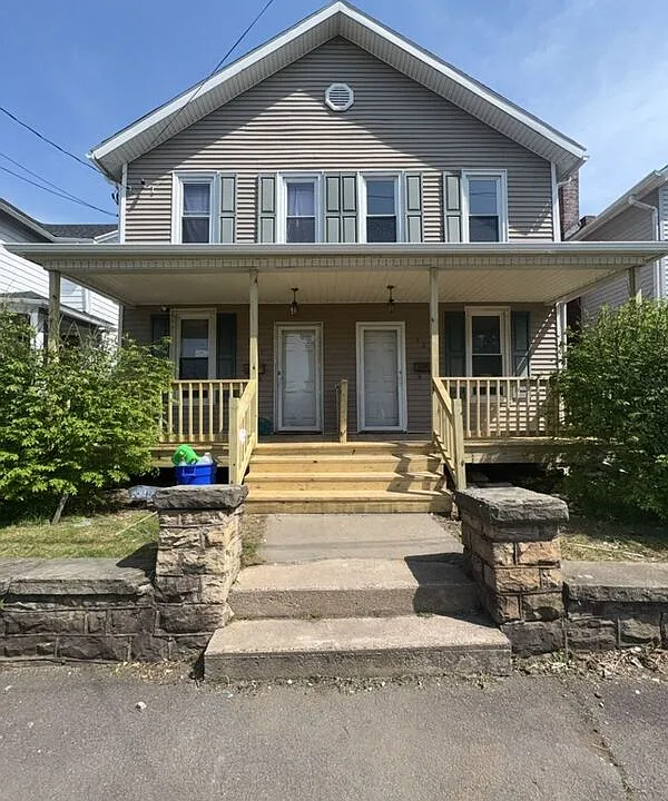 327-329 S 10th Ave #329