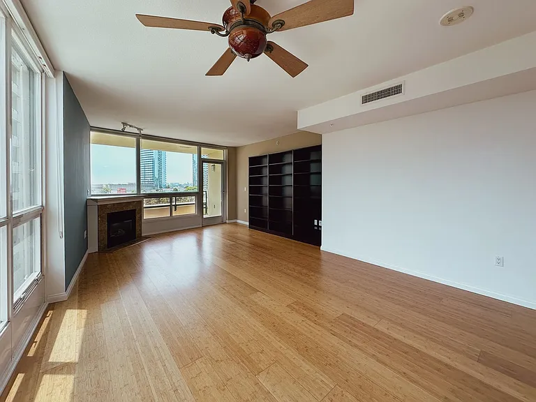 555 Front St #602 — Photo 4