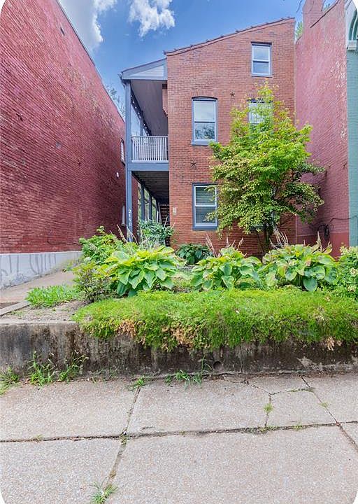 1st image of 2118 Sidney St