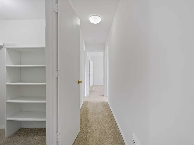 Foxridge Apartment Homes — Photo 223