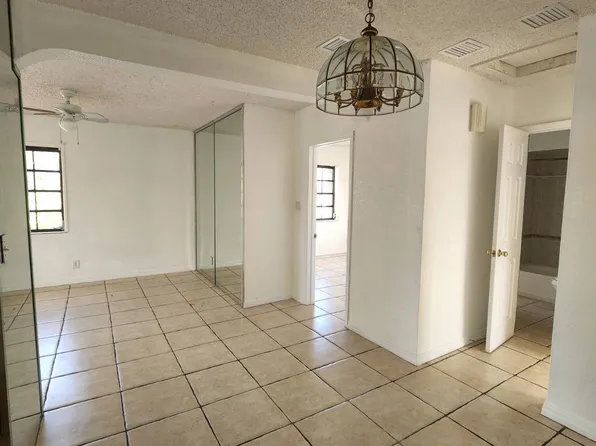 120 NW 43rd Pl #122, Miami, FL 33126