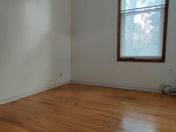 5th image of 1423 118th St Floor 1