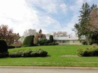 12 Holland Rd, Middletown, NJ 07748