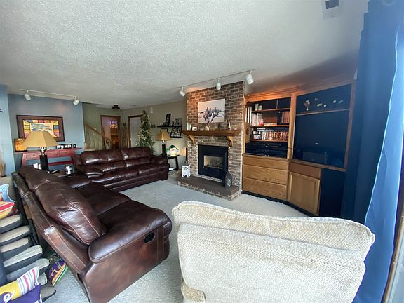 2nd image of 380 380th Ln #221-B