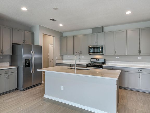 3rd image of 111 Sapphire Ln