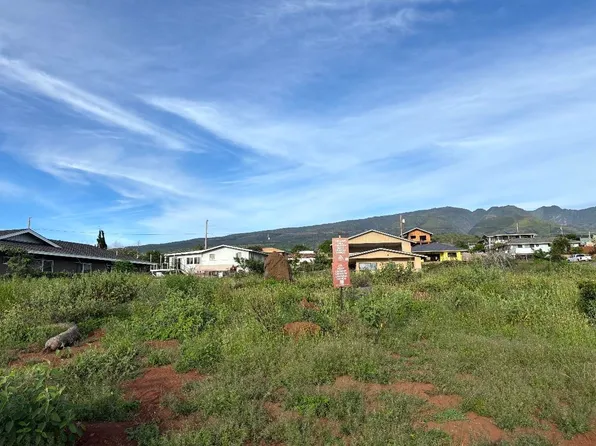 1586 Ainakea Rd, Lahaina, HI 96761
