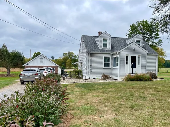 6361 Seneca Rd, Sharpsville, PA 16150