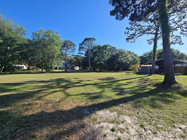 148 Craig St, Lanark Village, FL 32322