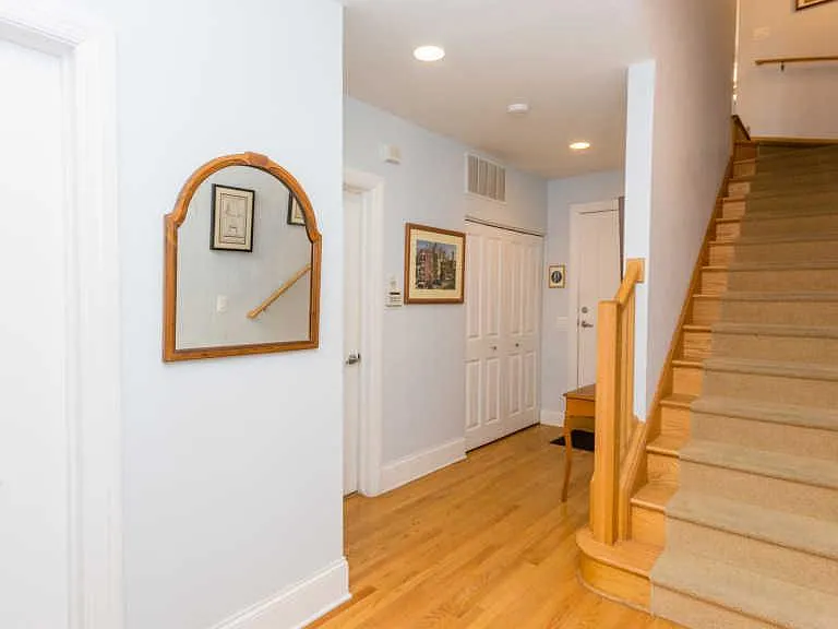 4113 N Southport Ave — Photo 20