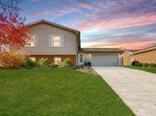 1314 Nicki Dr, Bloomington, IL 61704