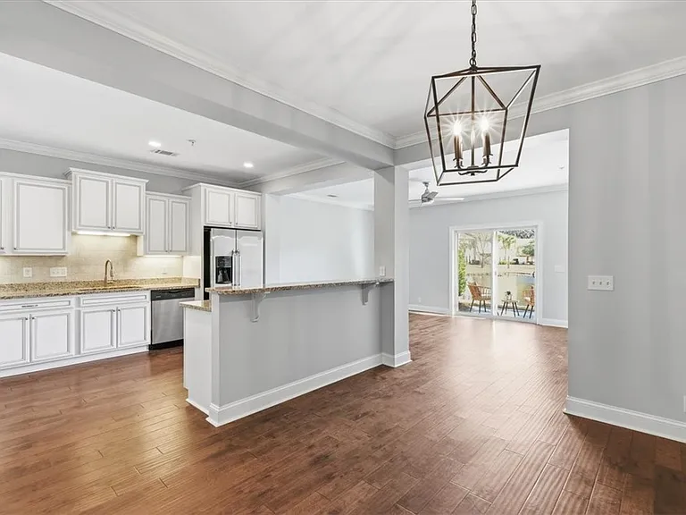 205 Reserve Ln — Photo 11