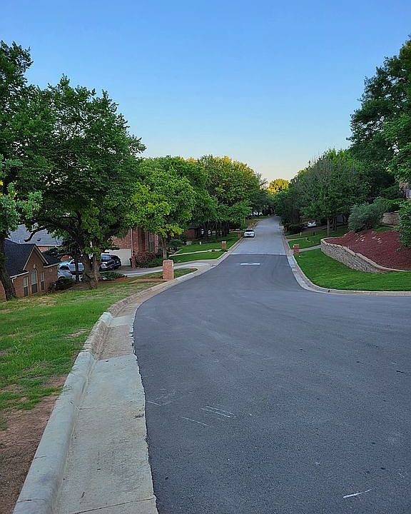 2nd image of 2109 Lakehill Ct