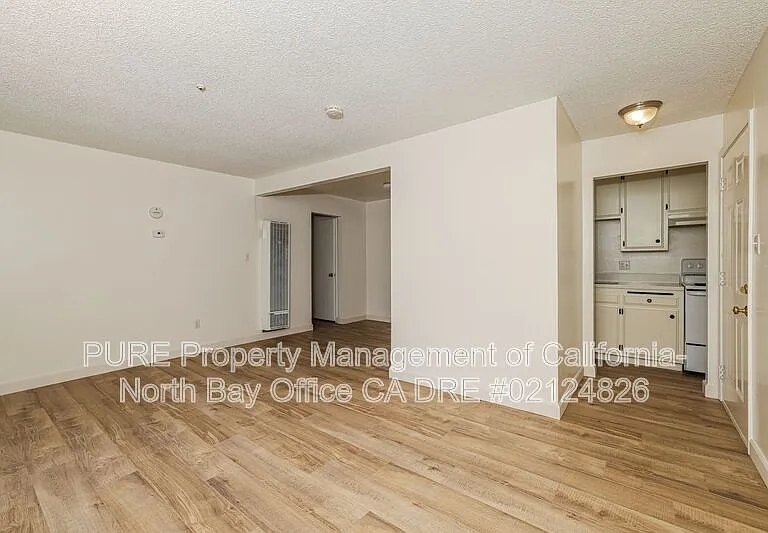 1645 Slater St #B5 — Photo 3
