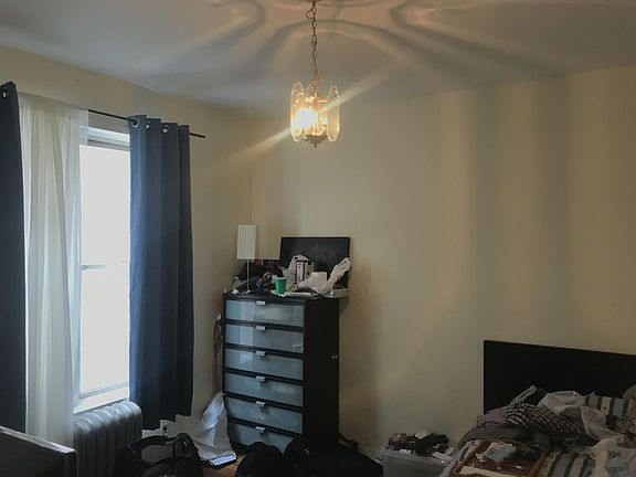 2nd image of 2332 28th St APT 1R