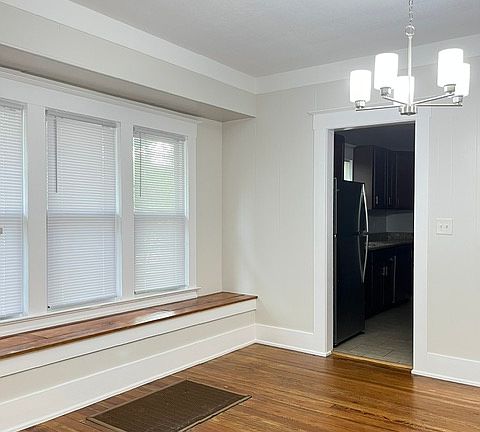 5th image of 143 N Stone St