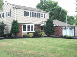 564 N Limekiln Pike, Chalfont, PA 18914