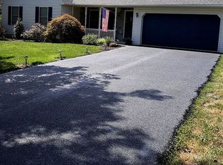 360 Blacksmith Rd, Douglassville, PA 19518