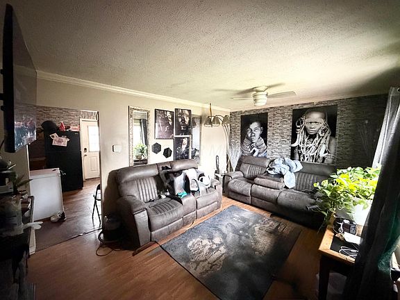 2nd image of 1249 Evergreen Rd