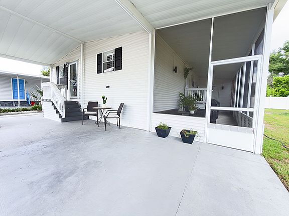 2nd image of 1811 Amberwood Dr
