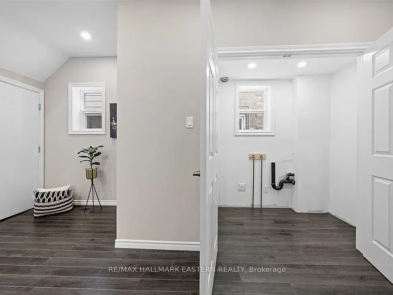 184 Park St N #MAIN FLOOR — Photo 12