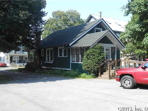 2nd image of 817 Washington St