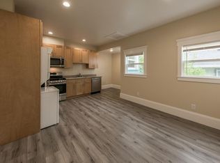 886 45th St #1, Oakland, CA 94608